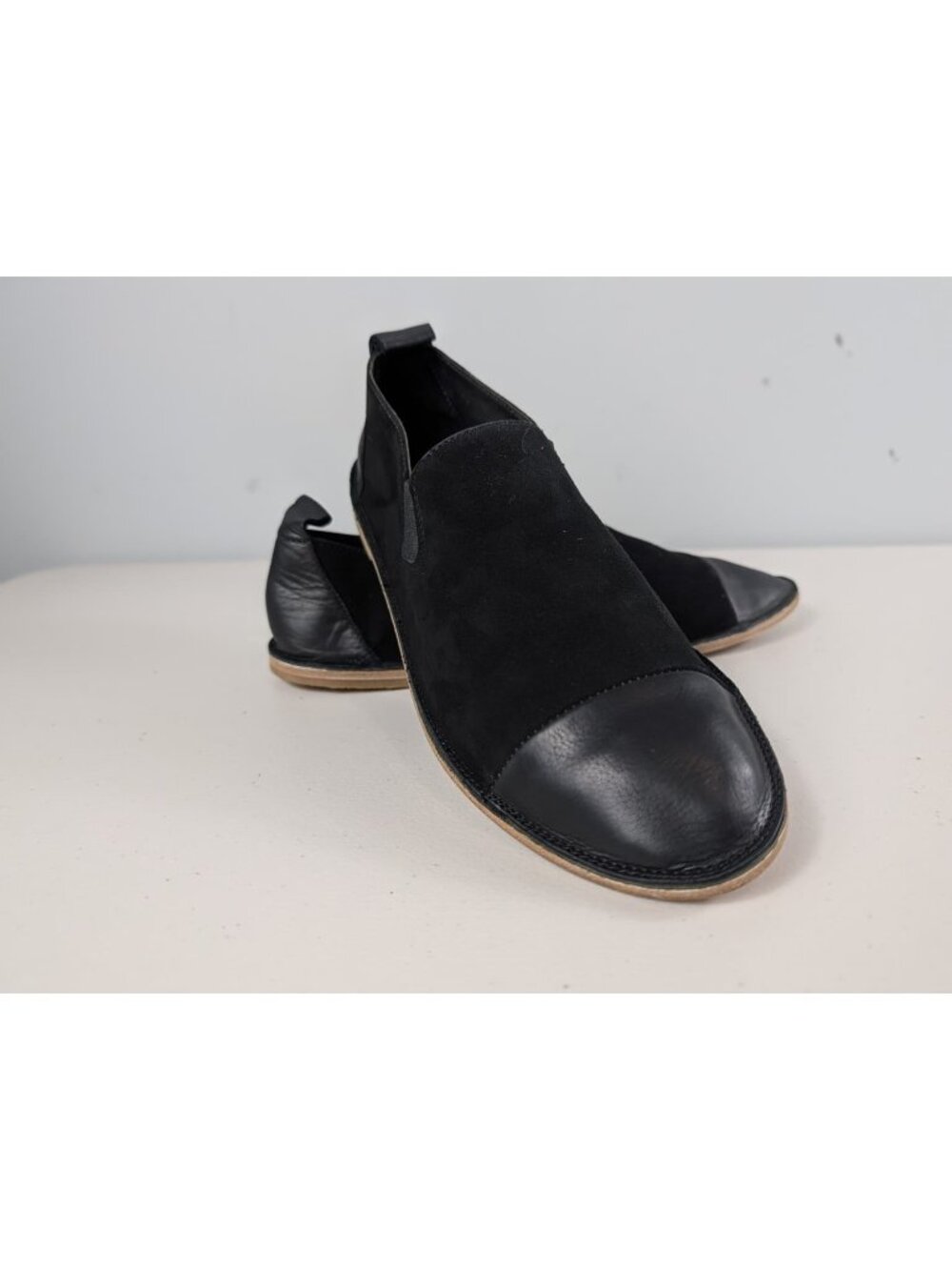 Vince women's shoes in black leather and suede size 9M